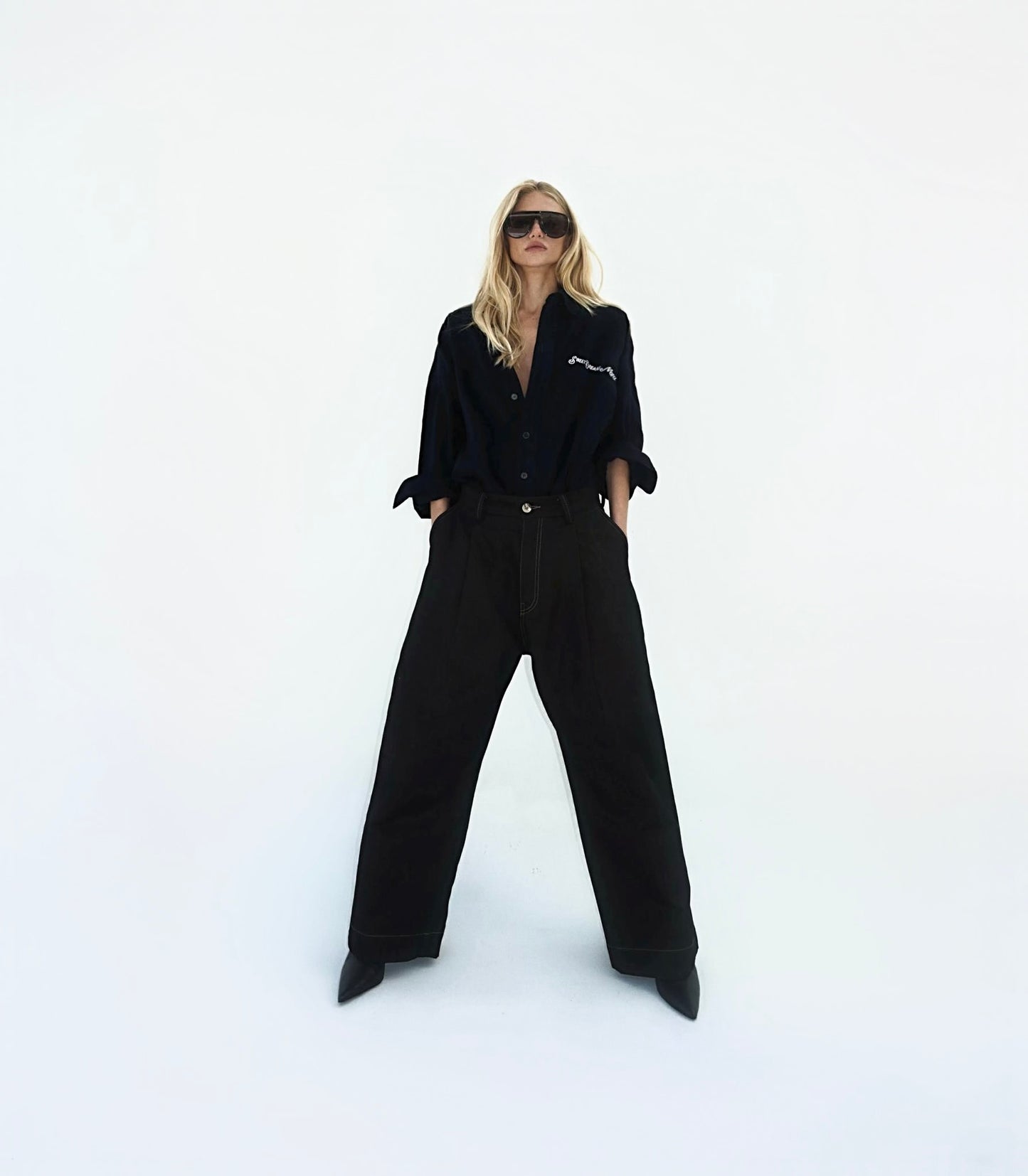 Camisa longa bordada azul escura