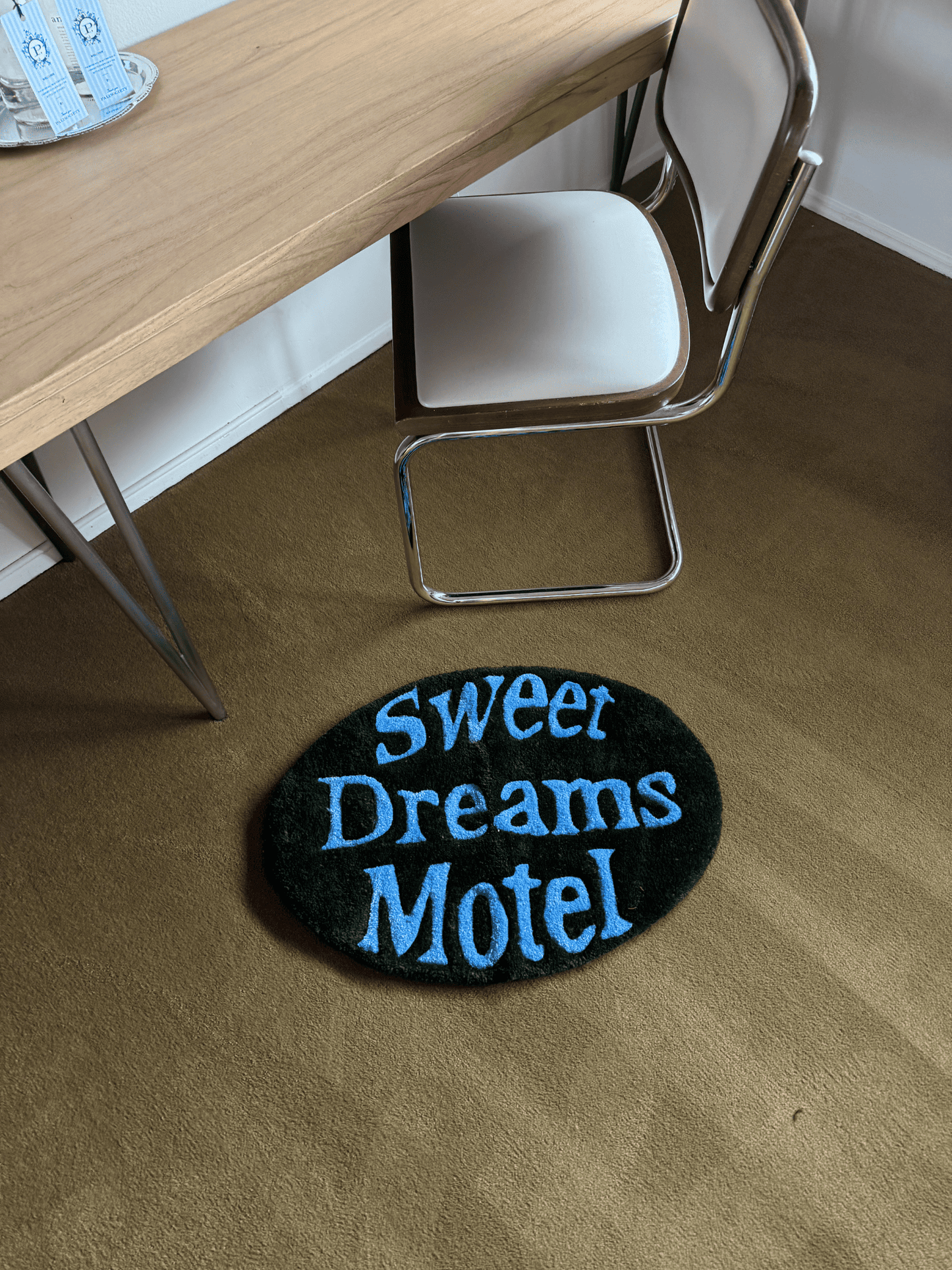 Tapeçaria Sweet Dreams Motel