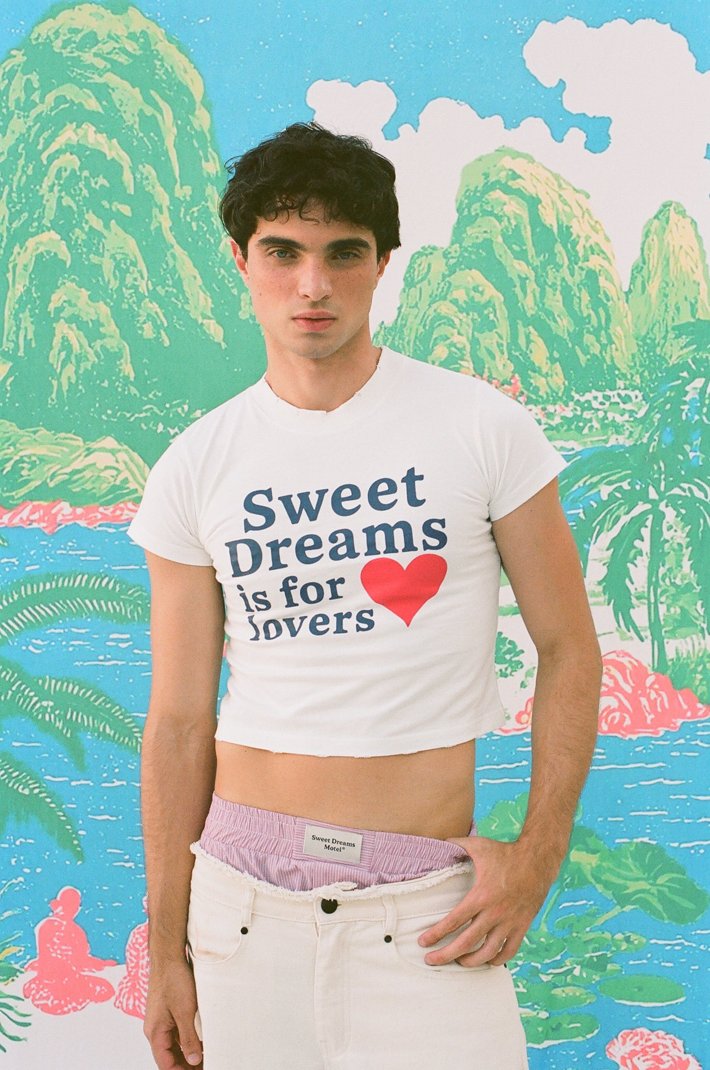 Baby tee Sweet Dreams is for lovers